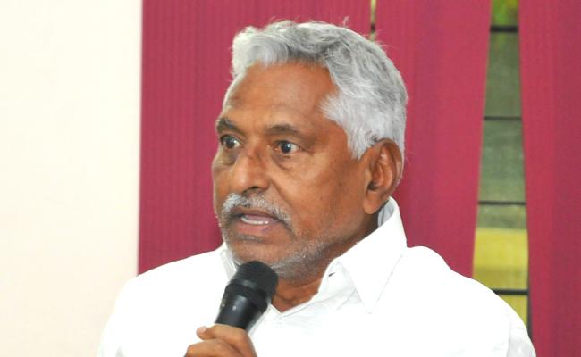 జగన్ ఓ రోల్ మోడల్ అయిపోయాడు