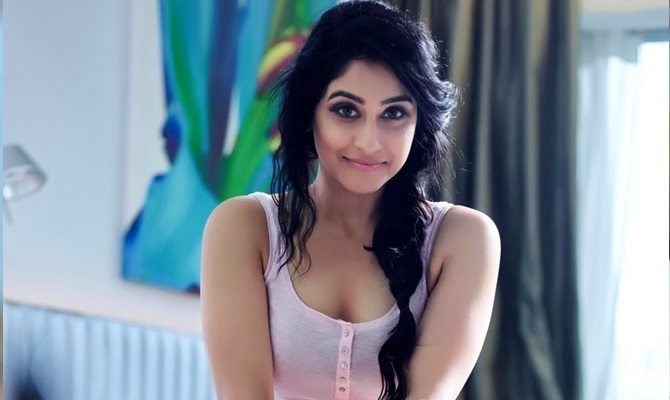 లెస్బియన్ ఫ్రెండ్స్ ఉన్నారు,అందుకే నేను..