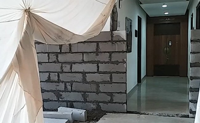 సిఎం చాంబర్లో వాస్తు మార్పులు