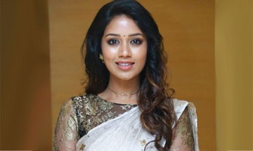 బన్నీ అక్క పాత్రలో ఈవిడేనా !