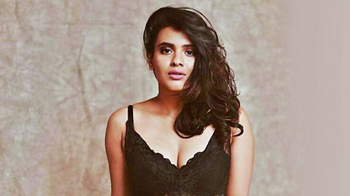 గ్లామర్ షోపై ఫోకస్! హెబ్బా పటేల్ 2.0!!