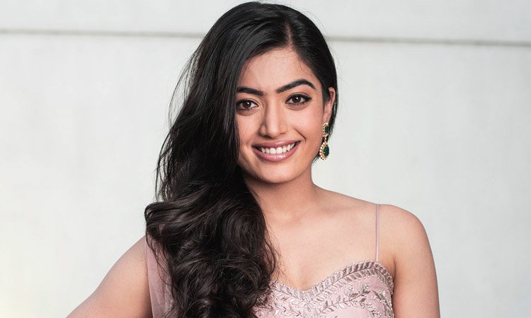 సుకుమార్ చిత్రంలో పల్లెటూరి అమ్మాయిగా రష్మిక