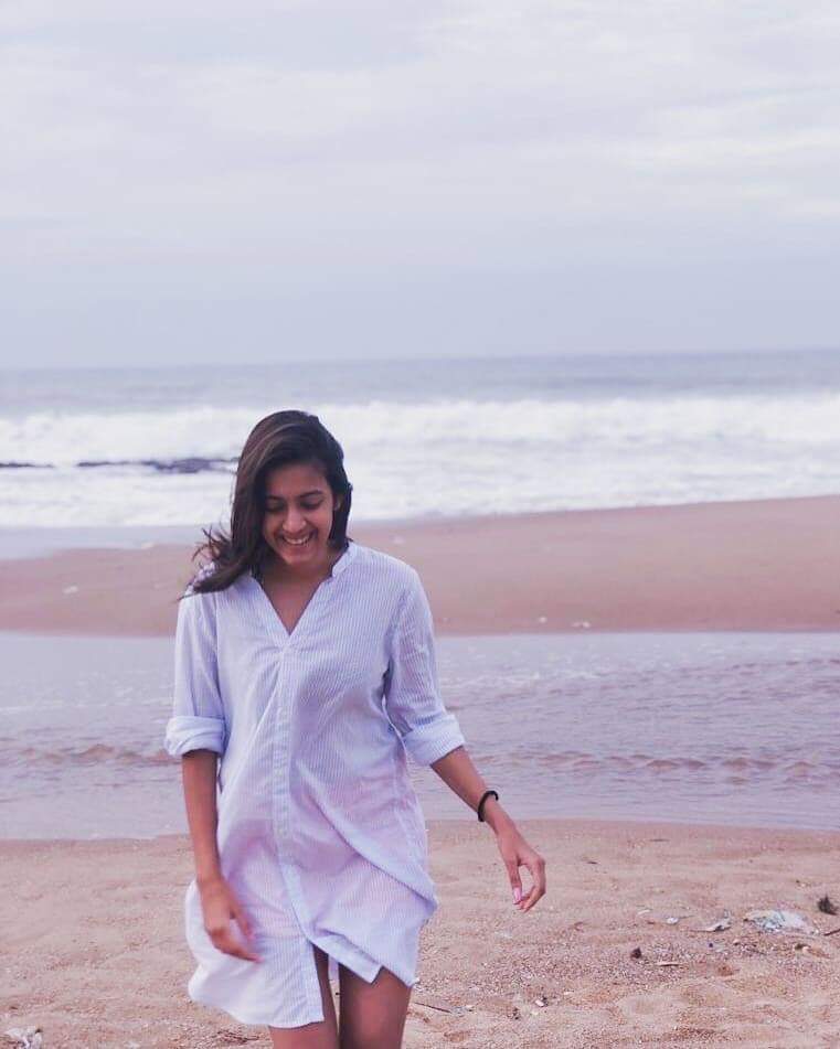 నిహారిక గ్లామర్ హీరోయిన్ పాత్రలు వేస్తుందా?