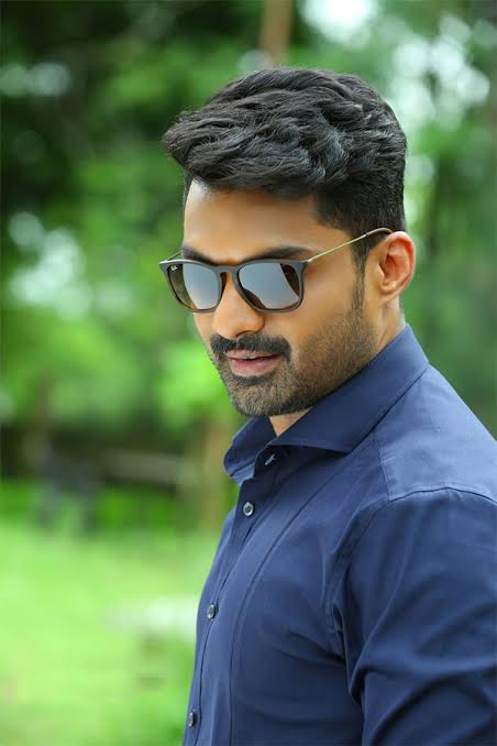 Kalyanram’s movie titled as Entha Manchivaadavuraa