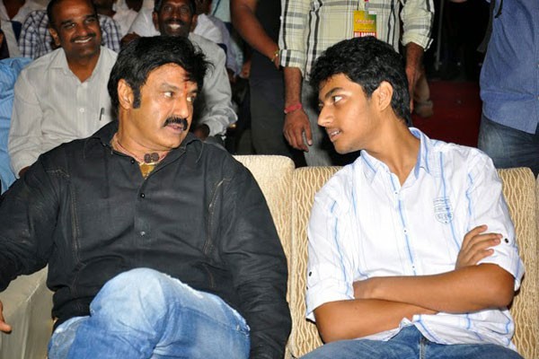 వైరల్ ఫొటో:వామ్మో బాలయ్య కొడుకు ఏంటి ఇలా ఉన్నాడు?