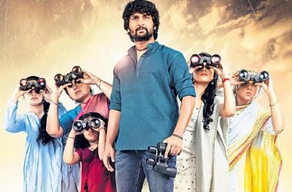 వీరు ఎవరి కోసం వెతుకుతున్నారు !