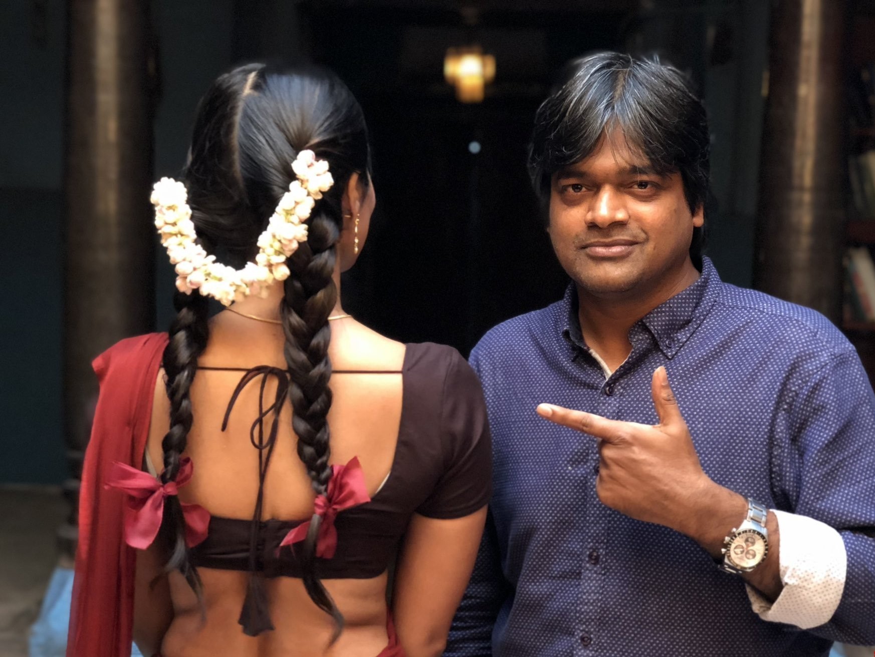 మళ్ళీ జిగేలు రాణి వంటి పాటలో పూజ హెగ్డే