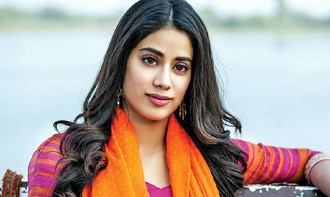 జాన్వీ కపూర్ సౌత్ ఎంట్రీ ఇవ్వనుంది !