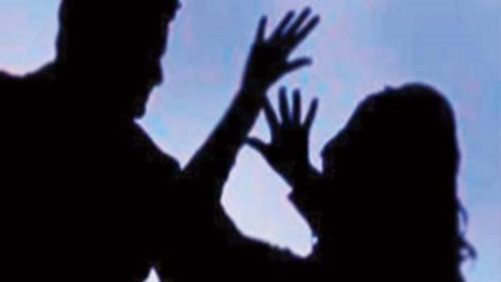 ఇంటికి పిలిచి తడిమేసాడు.. నటుడి అరెస్ట్‌