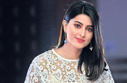 మళ్లీ తల్లి కాబోతున్నాను నేను