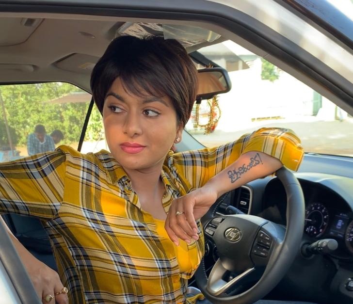 ‘జై చిరంజీవా’అని పచ్చబొట్టు పొడిపించుకుంది