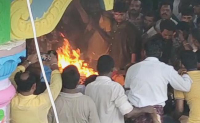 ముగిసిన కోడెల అంత్యక్రియలు