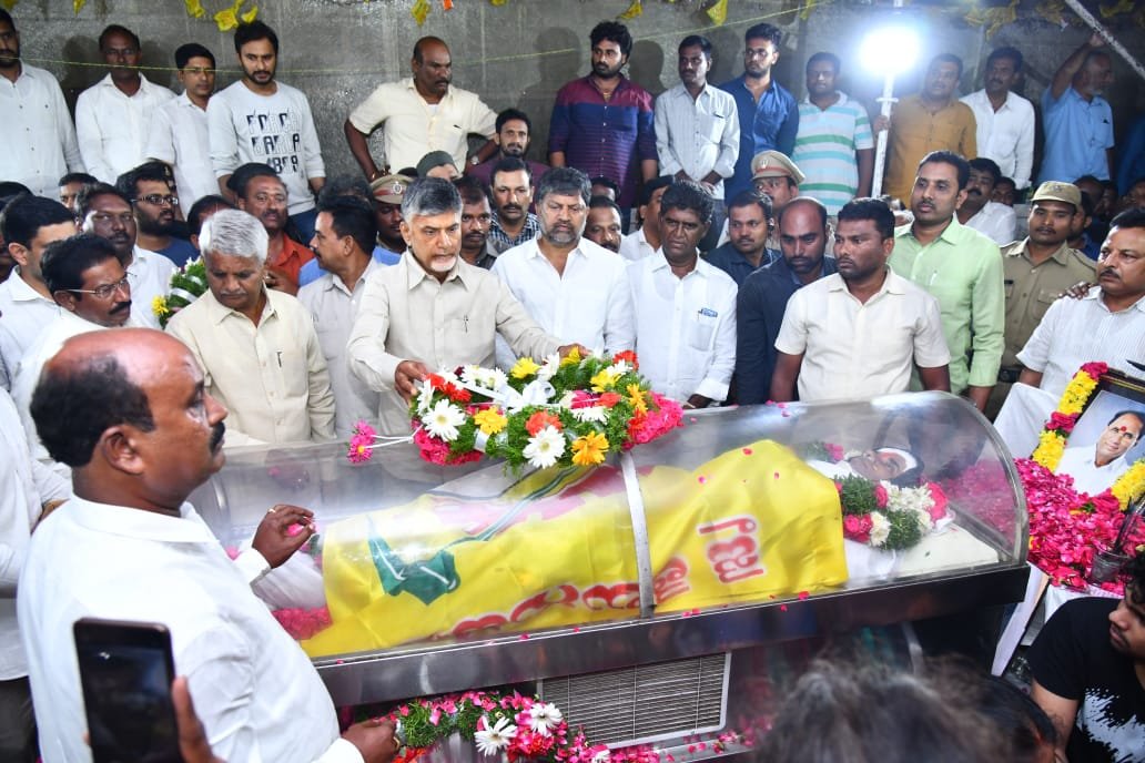 అధికార లాంఛనాలను తిరస్కరించిన కోడెల కుటుంబం