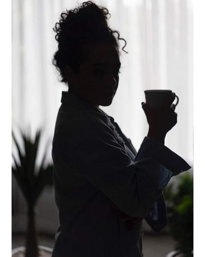 మ్యాడ‌మ్ ప్లీజ్ ప్లీజ్ అంటూ వెంటాడారు