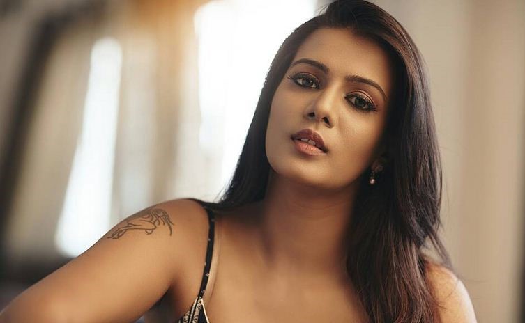 క‌మ‌ల్ కుమార్తె నన్ను తొక్కేసింది!