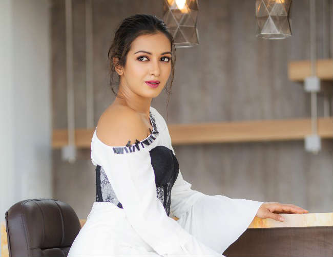 బాల‌య్య 106 నుంచి కేథ‌రీన్ ఔట్