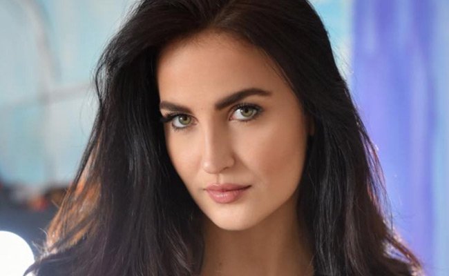 నైట్ గడపమని అడగటానికి ఆ డైరక్టర్ వాడే కోడ్ ఇదే