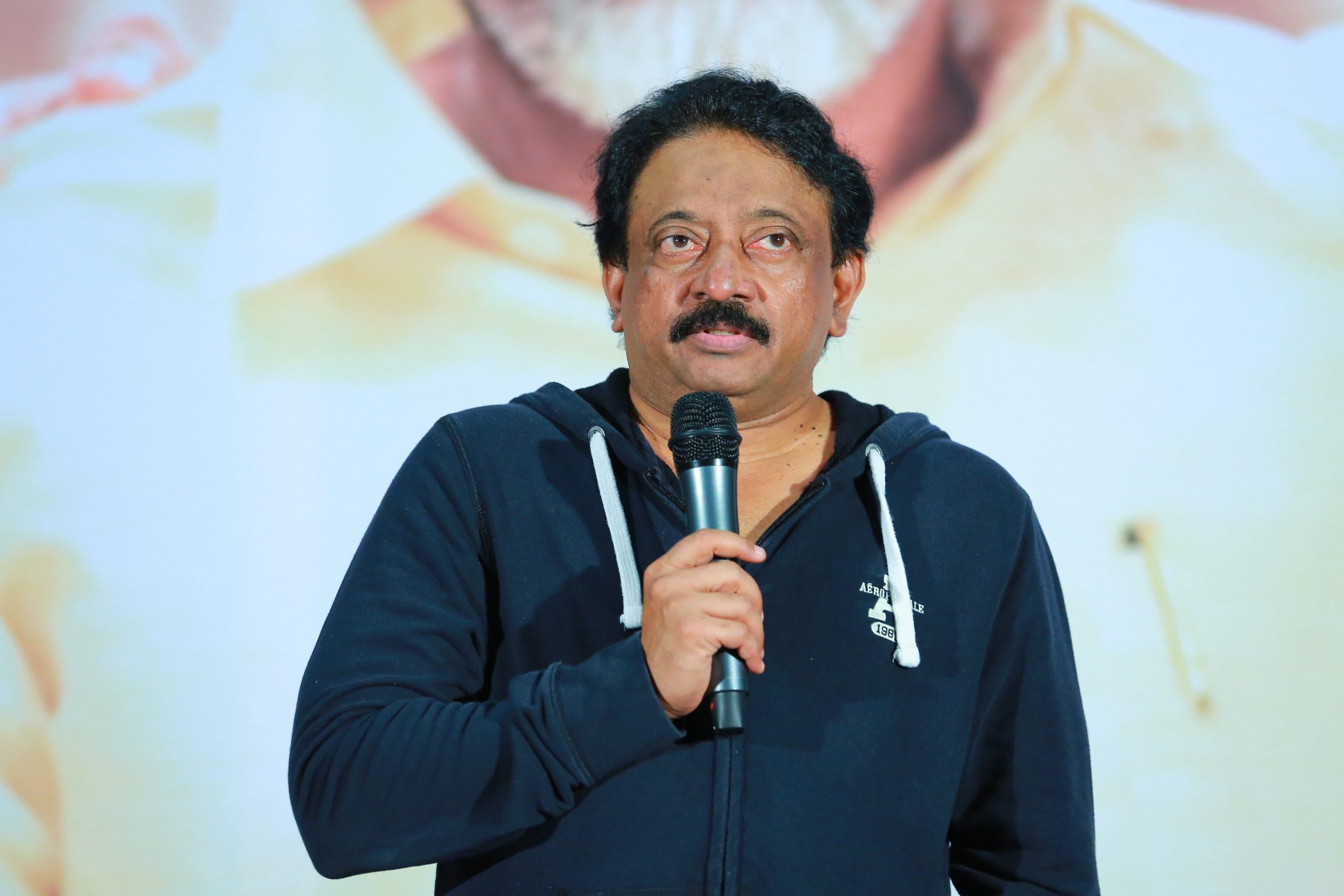 న‌న్ను ఎంత  ఆపితే అంత‌ రెచ్చిపోతా