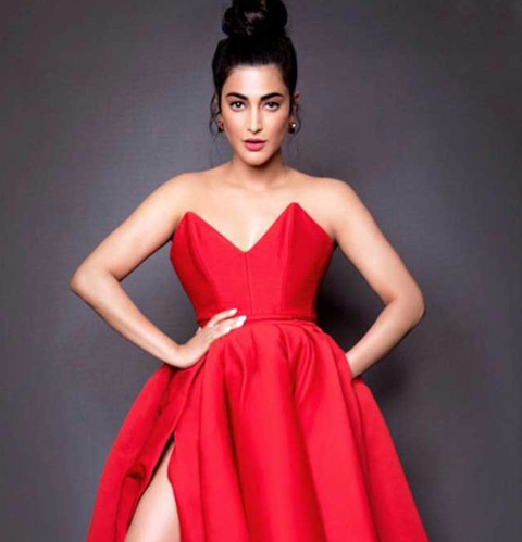 కెరీర్ కంటే వ్యక్తిత్వమే ముఖ్యం: శృతిహాసన్