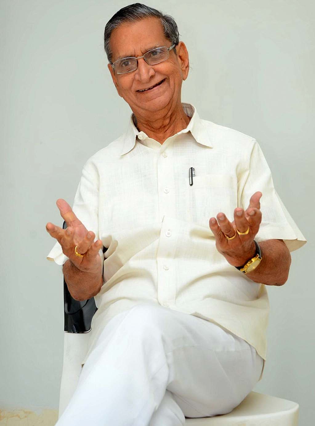 మాది గురుశిష్యుల సంబంధం గొల్లపూడి మృతి పై మెగాస్టార్ చిరంజీవి స్పందన