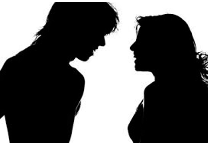 ఆ హీరోయిన్‌ని ఆ డైరెక్ట‌ర్ ప‌ర్మ‌నెంట్‌గా ఉంచేసుకున్నాడా?