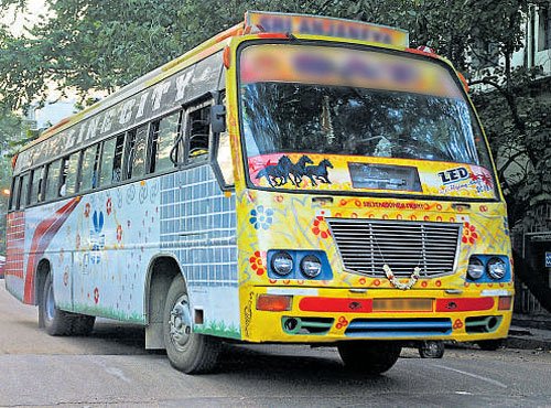 సంక్రాంతికి ప్రైవేట్ వాహ‌నాల దోపిడీ!