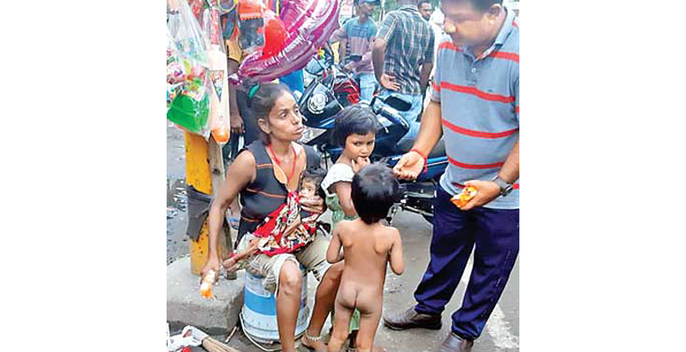 బిడ్డ అనారోగ్యంతో చ‌నిపోతే …అంత్య‌క్రియ‌ల‌కు డ‌బ్బులు లేక ఆప‌ని చేసింది?