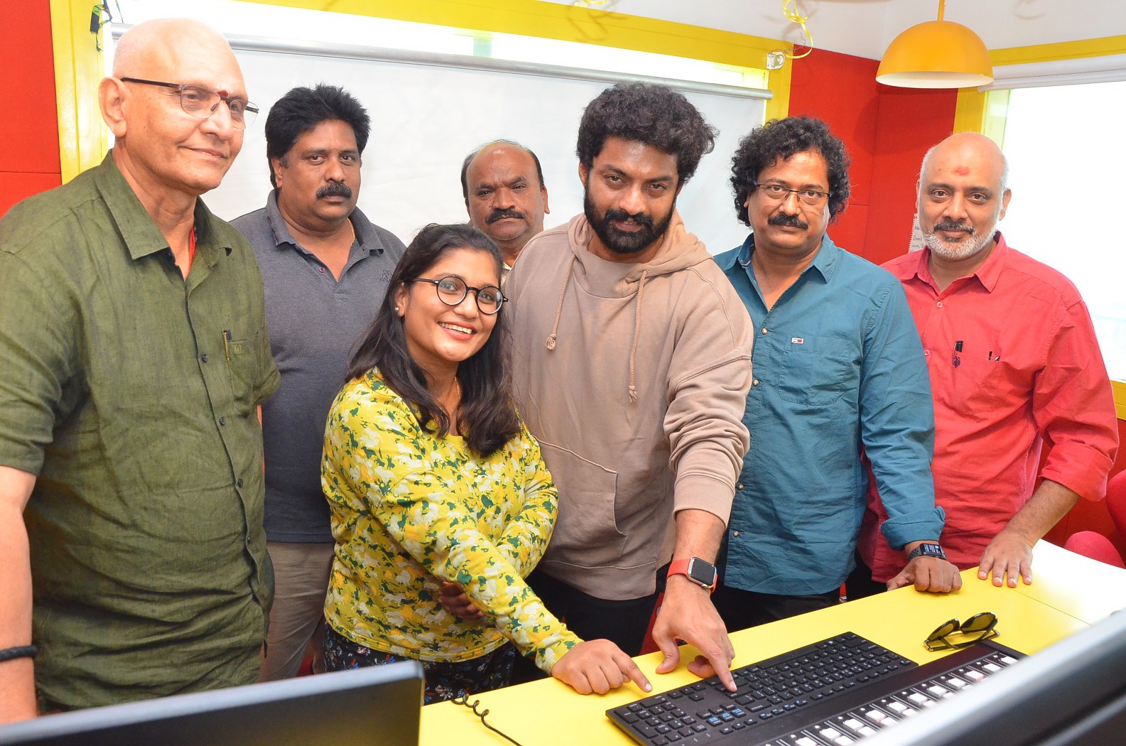 Entha Manchivaadavuraa Movie Song Launch