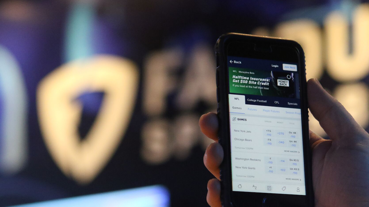 ఆన్‌లైన్ బెట్టింగ్‌ల ముసుగులో పిల్ల‌లు