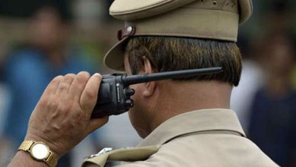 పోలీస్ ఆ విష‌యంలో వీక్ అయినా… వ్య‌భిచార‌గృహాల్లో ఏం చేస్తున్నాడంటే?