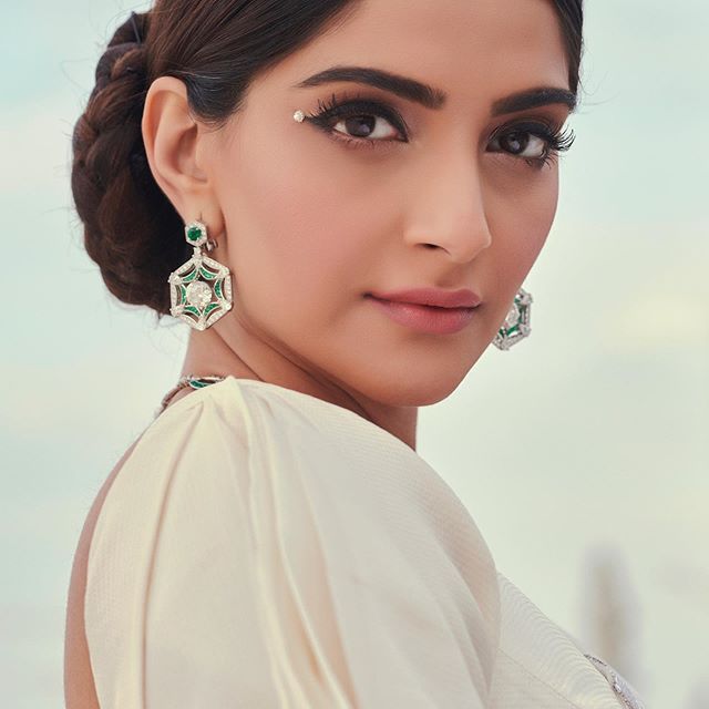 Sonam Kapoor Latest Pics