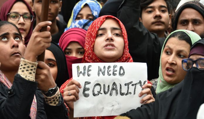 విజయమో వీర స్వర్గమో అన్నట్లు అమరావతి, CAA పోరాటాలు!