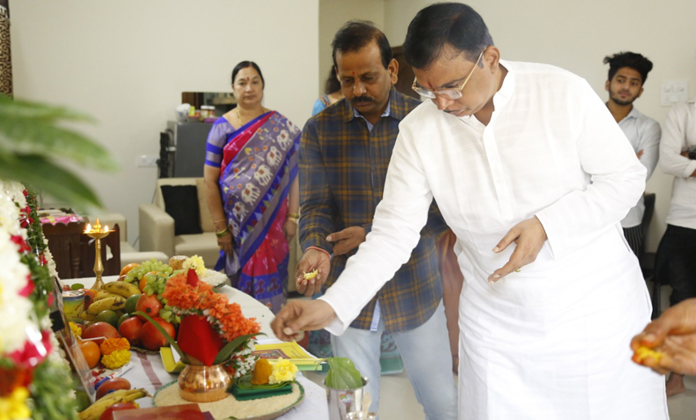 వ‌ర్మ‌పై ప్ర‌తీకారం కోసం సినిమా తీస్తున్నాడు!