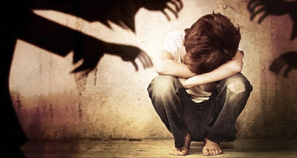 ట్యూష‌న్ పేరుతో ఈ టీచ‌రమ్మ పిల్ల‌ల‌కు చెప్పే పాటాలేంటో తెలుసా?