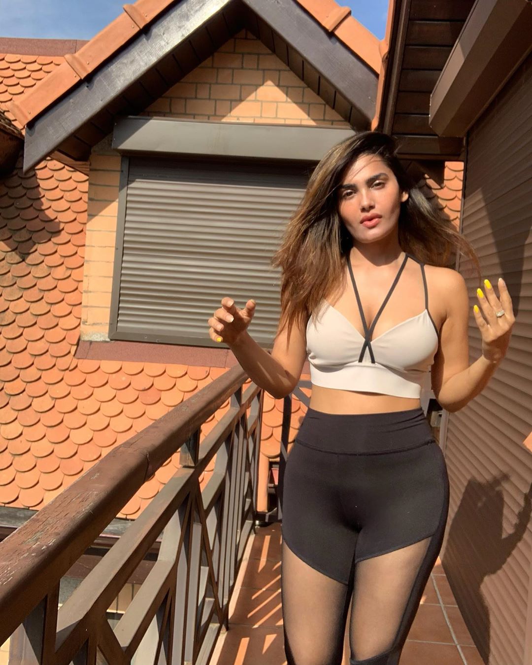 Sakshi Dwivedi Hot pics