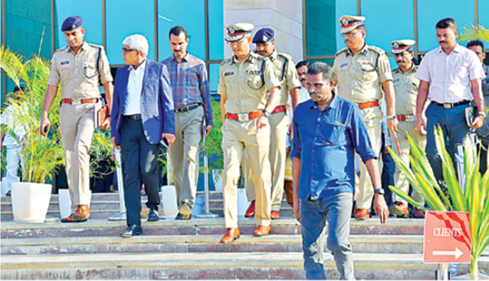 ఇదేందో చదివి చెప్పండి… ఈ వీడియో చూడండి… డిజిపికి హైకోర్టు షాక్