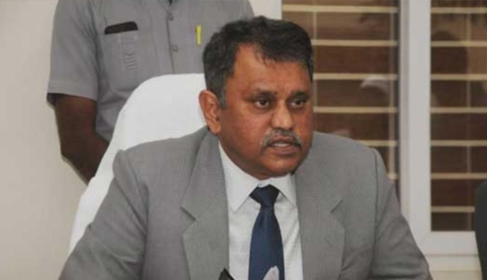 నా ప్రాణాలకు రక్షణ లేదు… బాంబు పేల్చిన ఎన్నికల కమిషనర్!