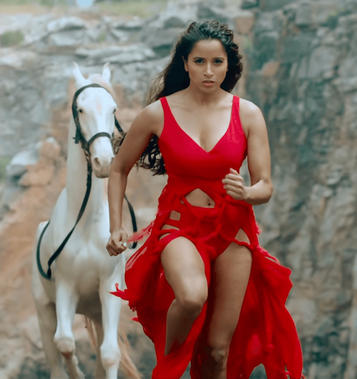 ఆర్జీవీ.. కొత్త  డ్రాగన్ గాళ్ ఈమేనట!?