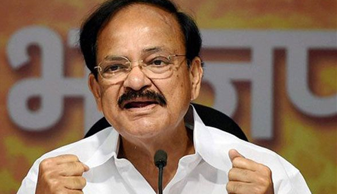 ఎన్ని అవమానాలు ఎదురైనా ఆంధ్రా రుణం తీర్చుకుంటున్న వెంకయ్య