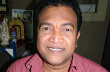 200 మంది తూ.గో జిల్లా సినీ కార్మికుల‌కు సాయం!- గౌతం రాజు