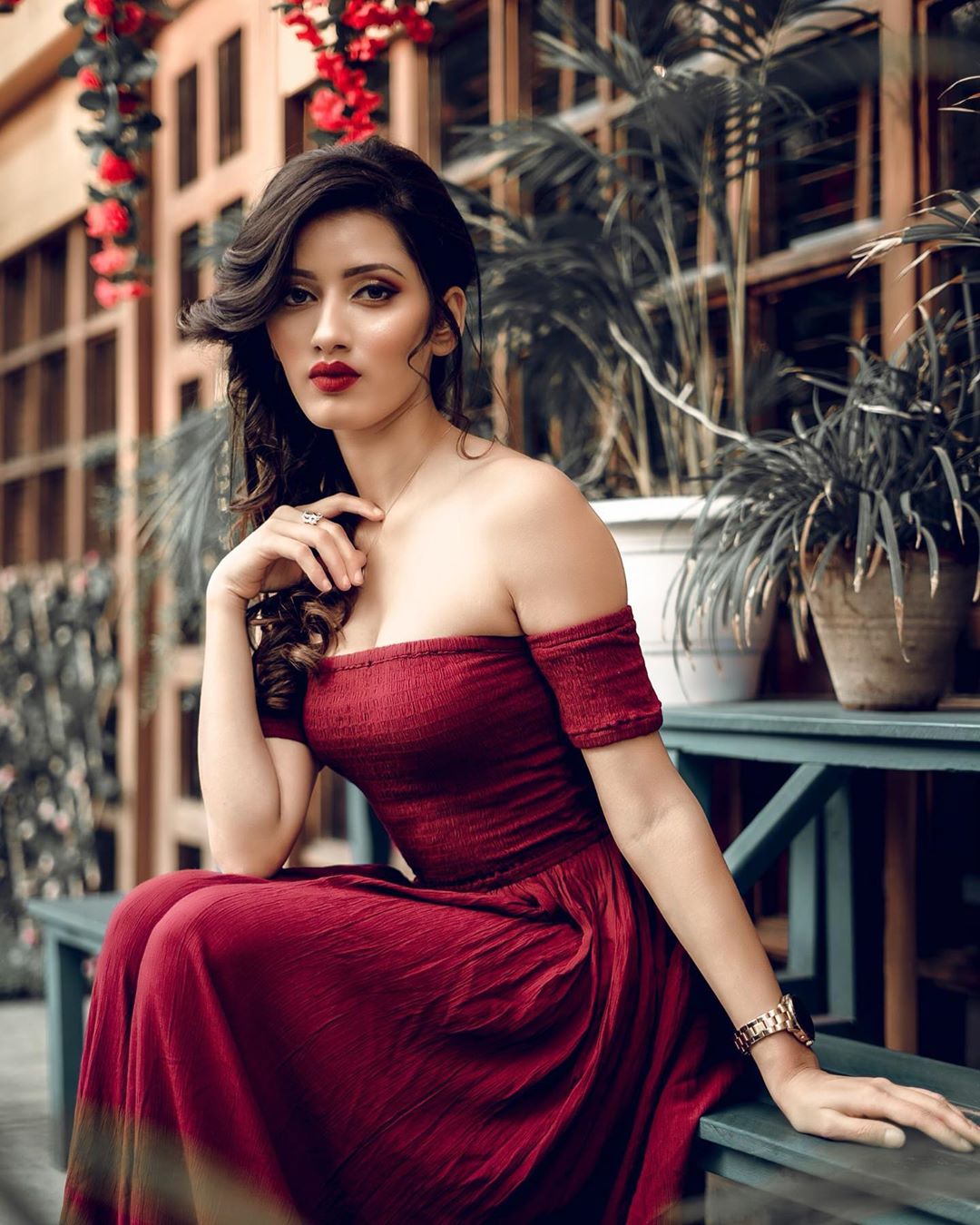 Neetu Bisht Hot Pics