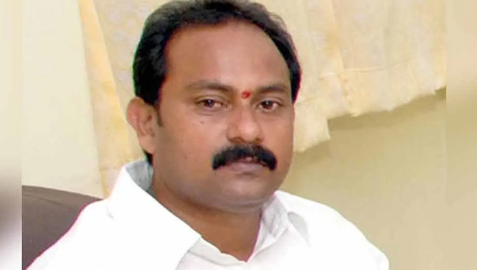 ఏపీ మంత్రి పేషీలో కరోనా కలకలం