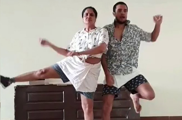 ప్ర‌గ‌తీ ఆంటీ లుంగీ డ్యాన్స్ భీభ‌త్సం!