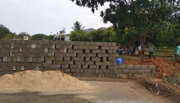 ఏపీకి తమిళనాడు షాక్.. సరిహద్దులో వెలసిన గోడలు!