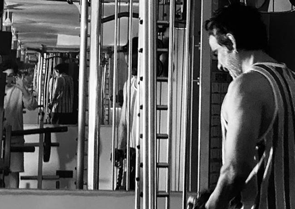 మాస్‌రాజా ర‌వితేజ రియ‌ల్ లుక్ షాకింగ్!