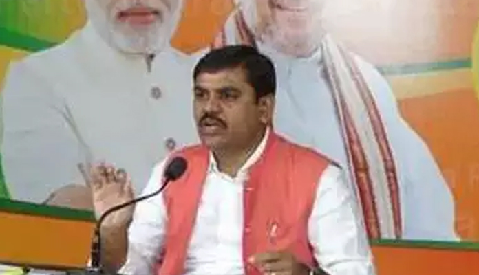 సంవత్సరం గడిచినా వైకాపాకు ఆ తేడా తెలియట్లేదట!?