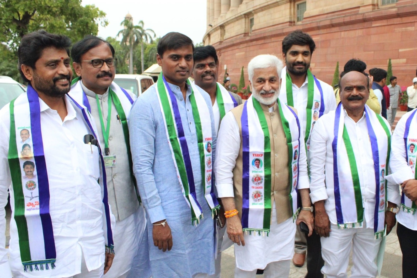 కోర్టుల ఆవేదన.. వైసీపీ నేతల వైఖరి మారాల్సిందే   