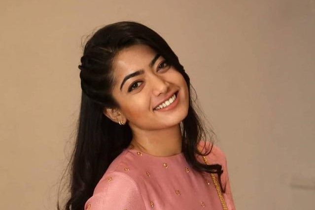 రష్మిక  పెద్ద స్కెచ్చేసింది!?