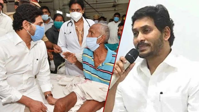 విశాఖ విషాదాన్ని చప్పున చల్లార్చేసిన జగన్ 