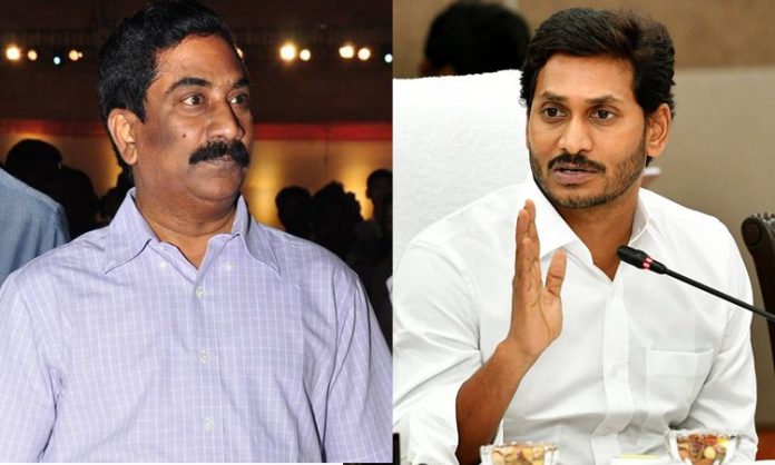 విలవిలలాడిపోతున్న రాధాకృష్ణ! 